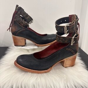 FREEBIRD 🦅 CANDELLA Navy Multi Leather Buckle Shoes Size 7